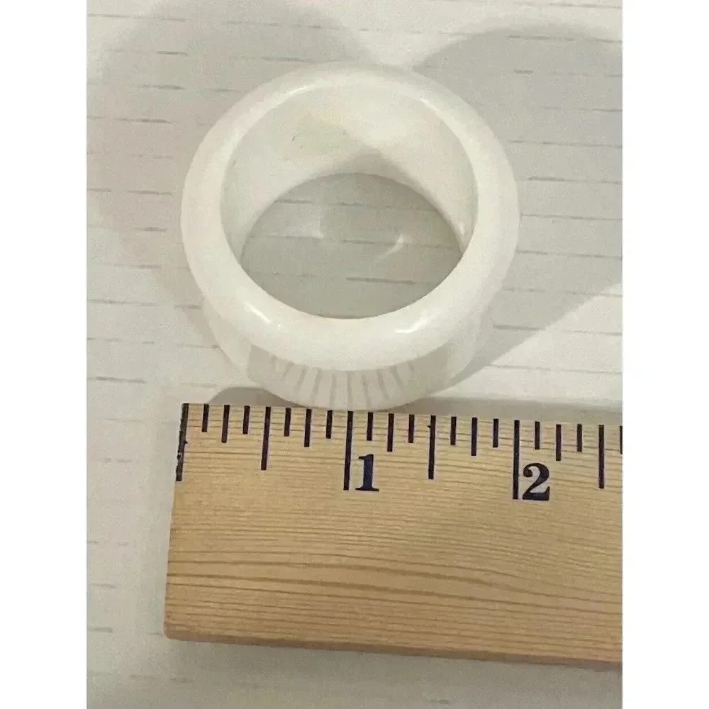 White Plastic Napkin Rings Holders Vintage 80’s-90’s 2” x 1 1/8 “ Set of‎ 3